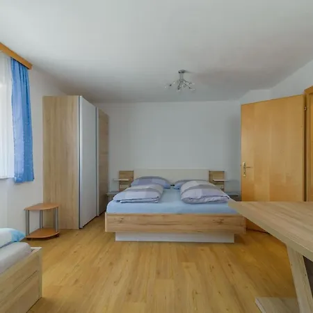 Haus Schimpfoessl 플리르쉬